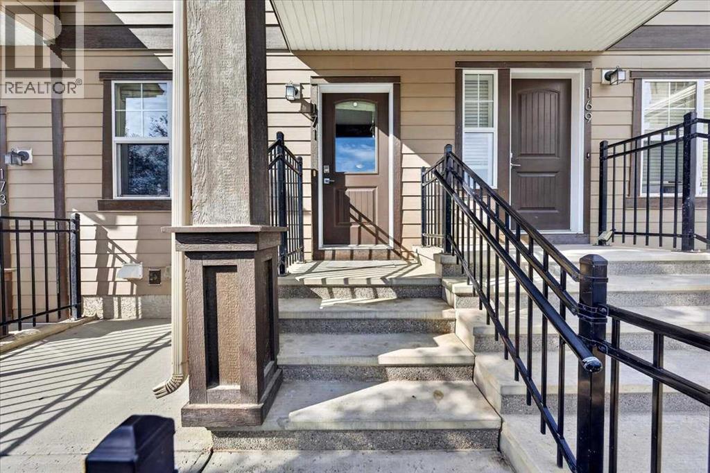 171 Evanscrest Gardens NW - 2