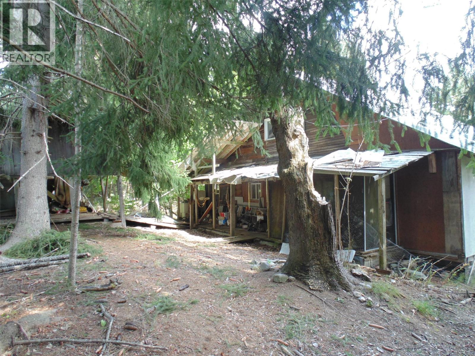 6306 Slocan River Road - 20