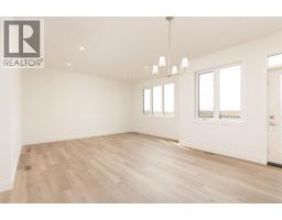 558 Malahat Green W, Lethbridge, AB T1J5H1 Photo 10