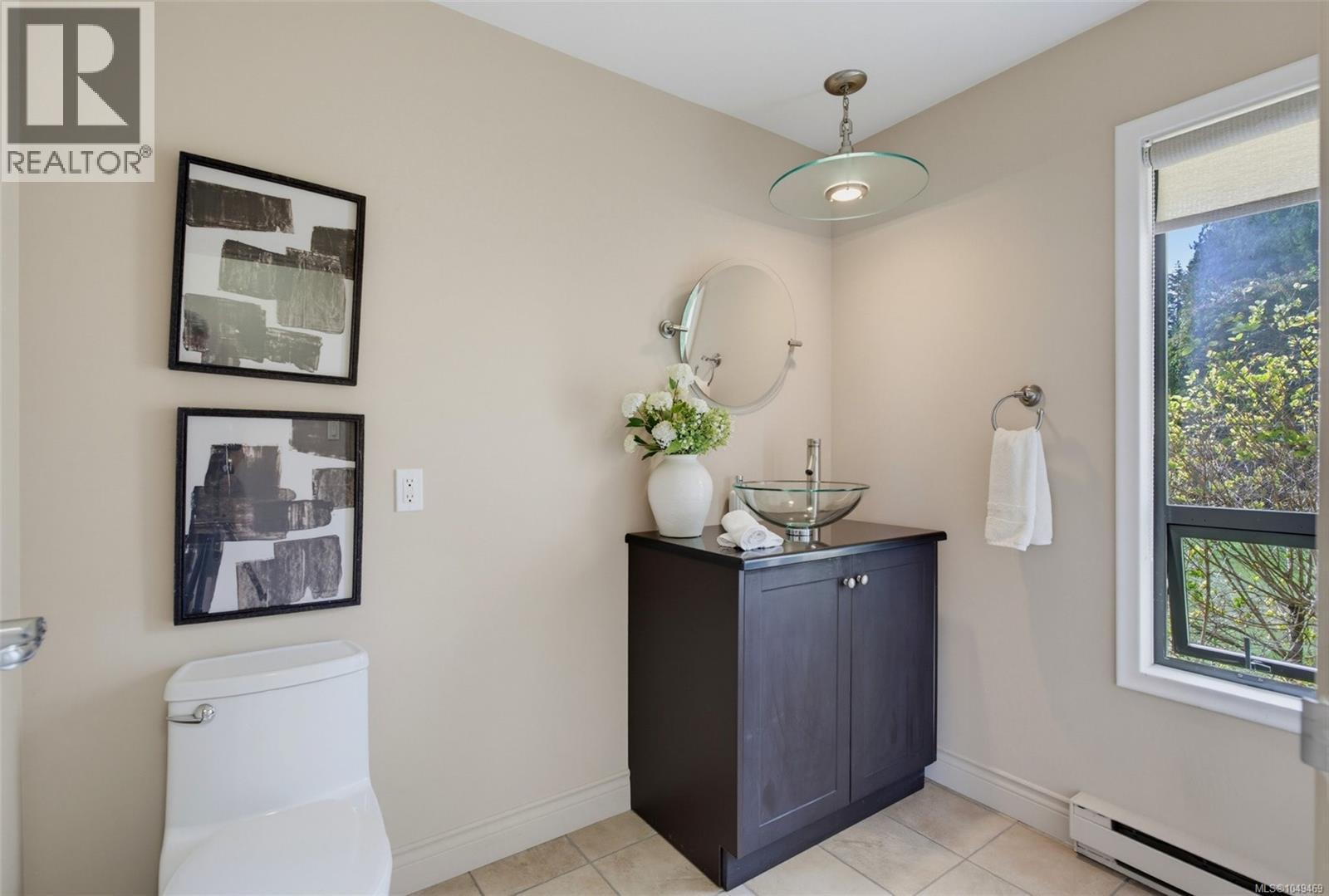 8798 Forest Park Dr - Image 32