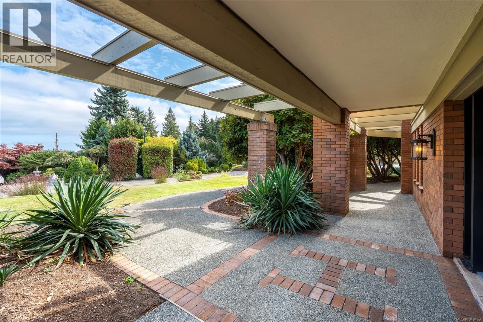 8798 Forest Park Dr - 5