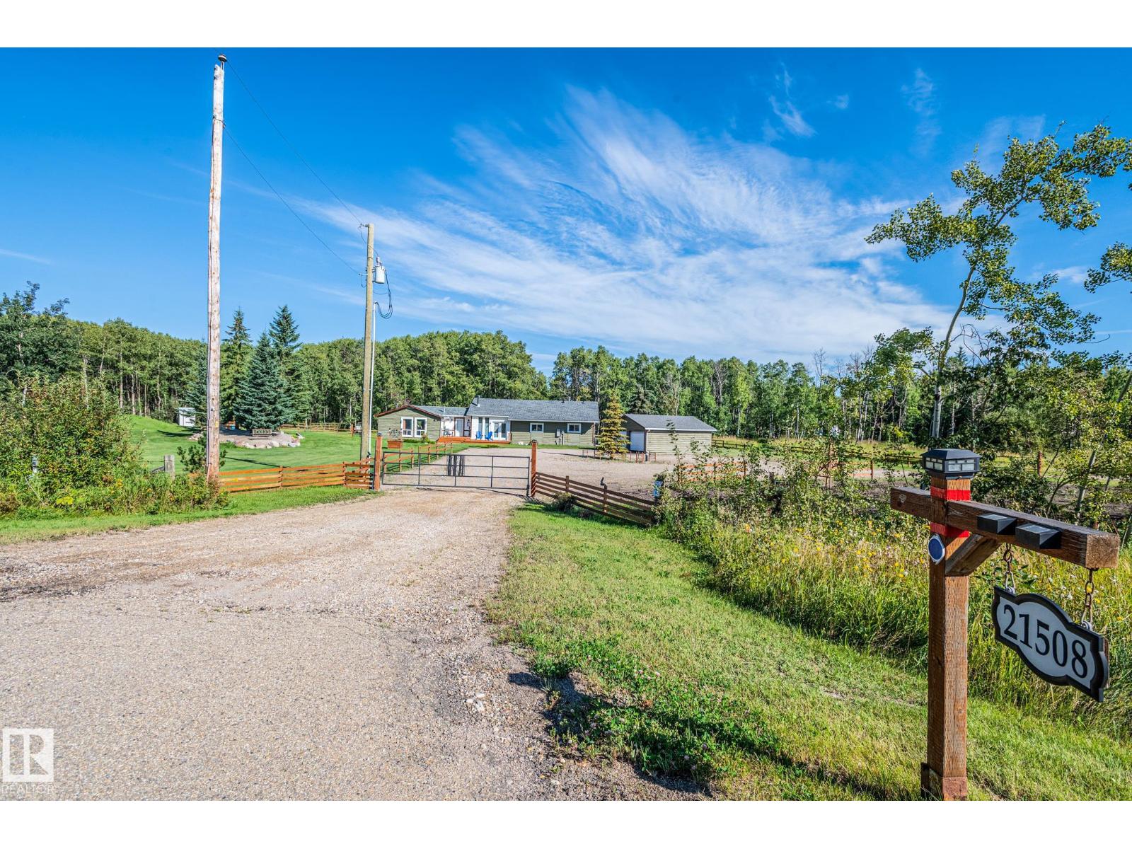 21508 Wye Road, Rural Strathcona County — photo 4