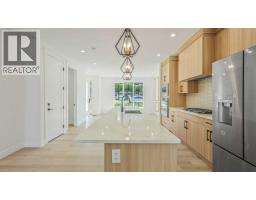 5pc Bathroom - 8924 34 Avenue, Calgary, AB T3B1S2 Photo 7