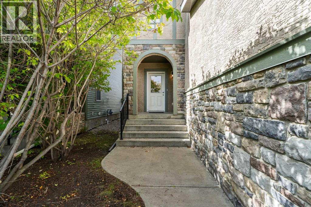 295 Aspen Hills Close SW - 2