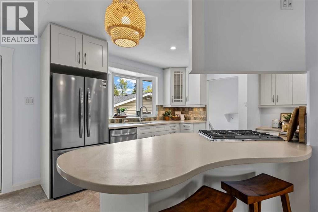 48 Butler Crescent NW - 2