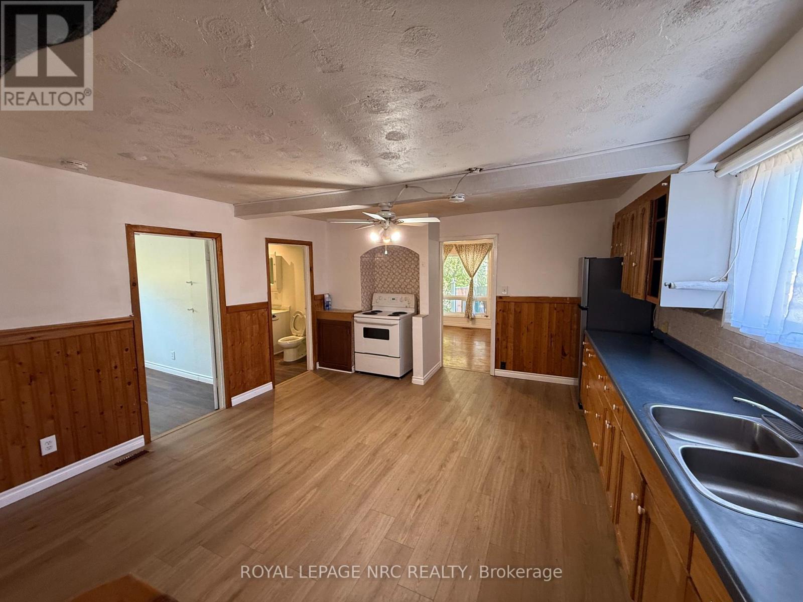 MAIN LEVEL - 8200 WOODBINE STREET, Niagara Falls (Ascot) — photo 6
