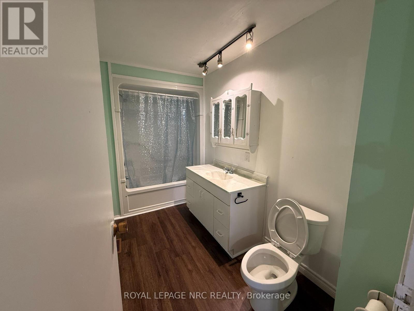 MAIN LEVEL - 8200 WOODBINE STREET, Niagara Falls (Ascot) — photo 9