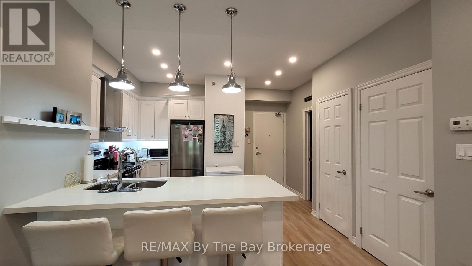 106 - 16 WESTBURY ROAD, Wasaga Beach — photo 3