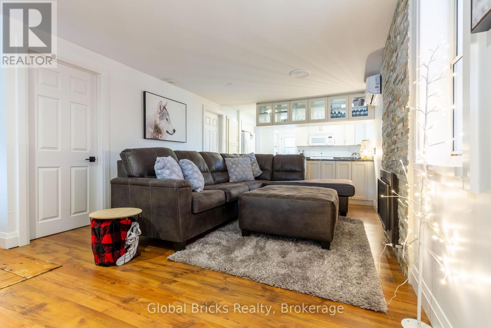 648 10th Line, Innisfil photo 4