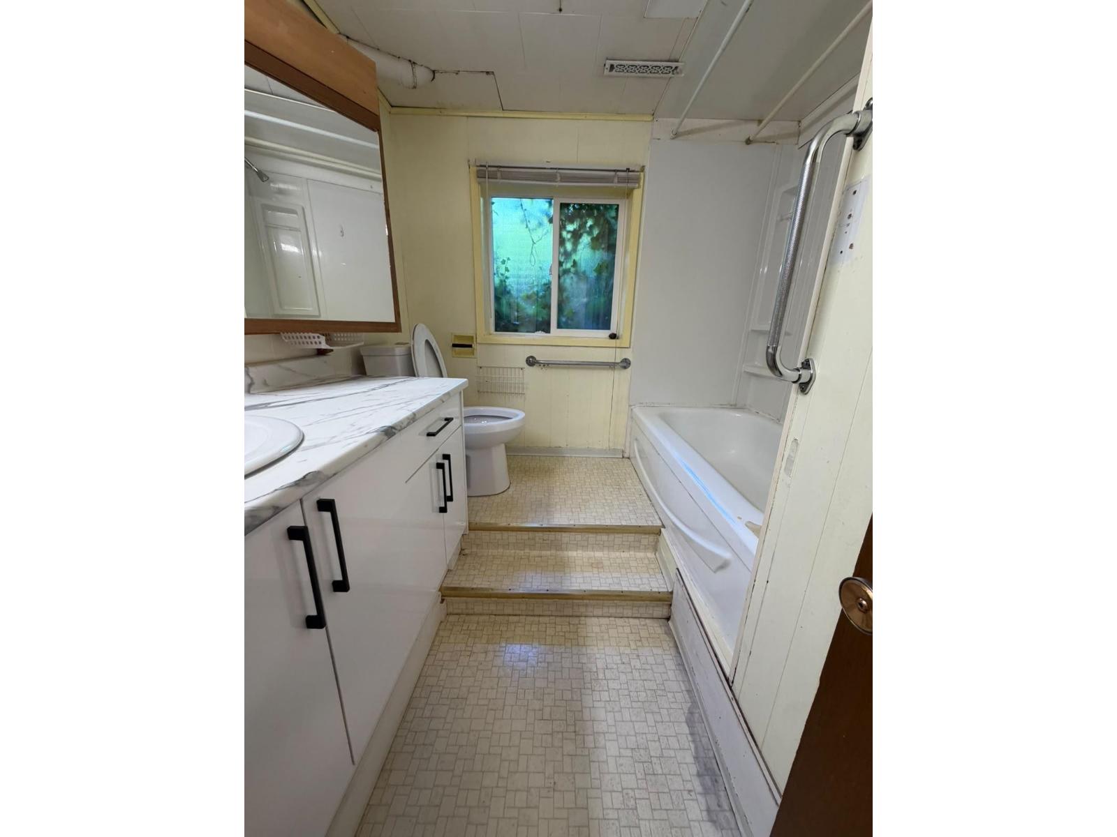 Photo of 10096 BONAVISTA STREET, Fairfield Island 23
