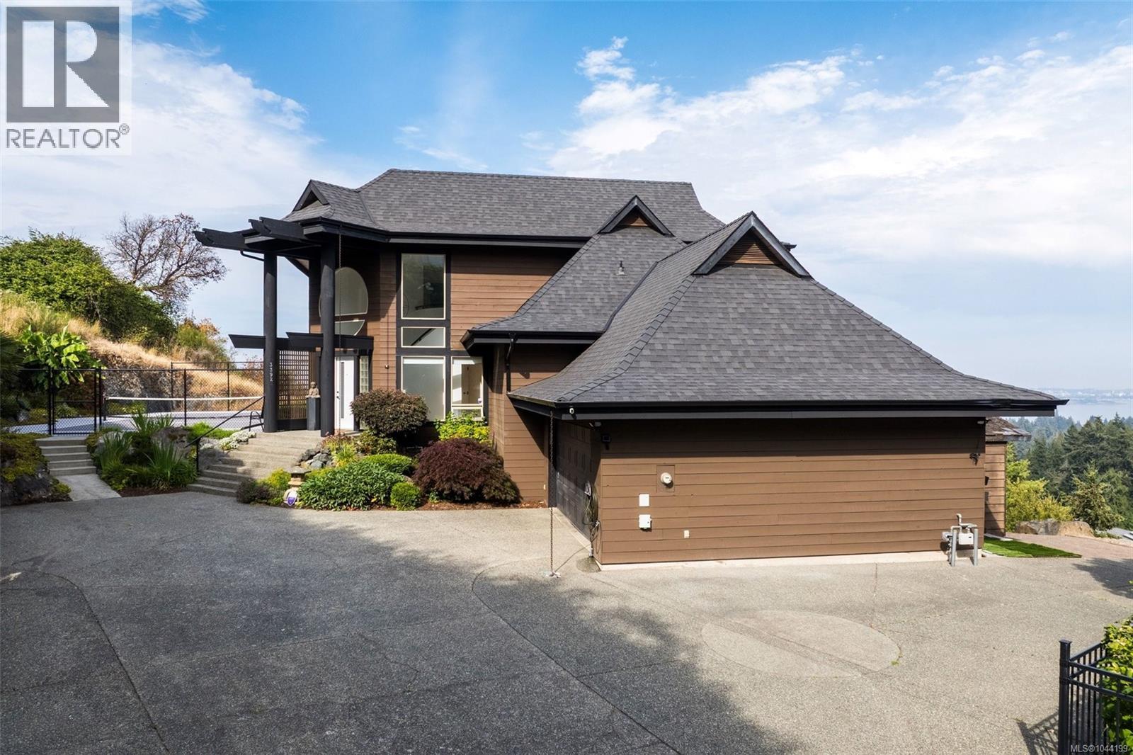 3392 Haida Dr - 3
