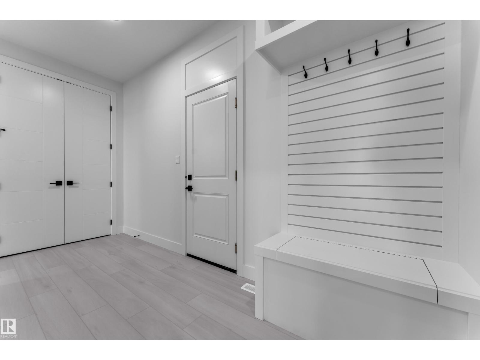 266 Falcon Crescent - 21