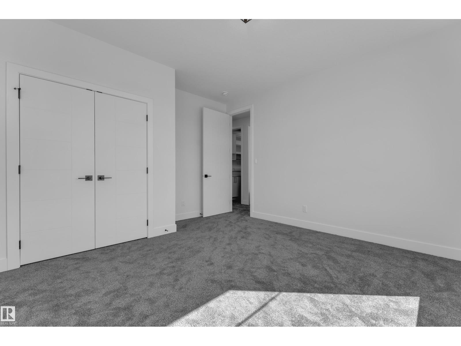 266 Falcon Crescent - Image 29