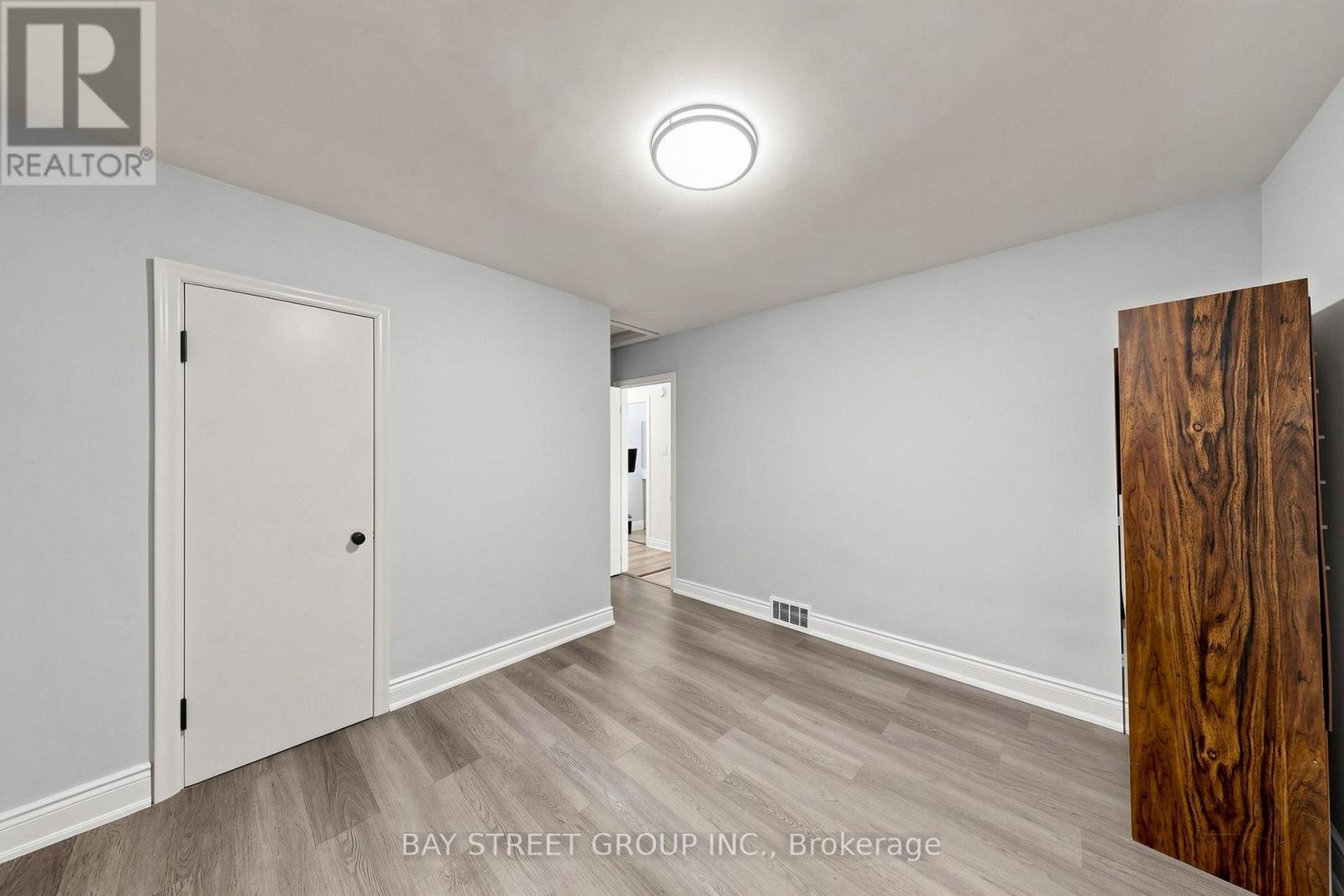 26 SUNSET BOULEVARD - Image 25