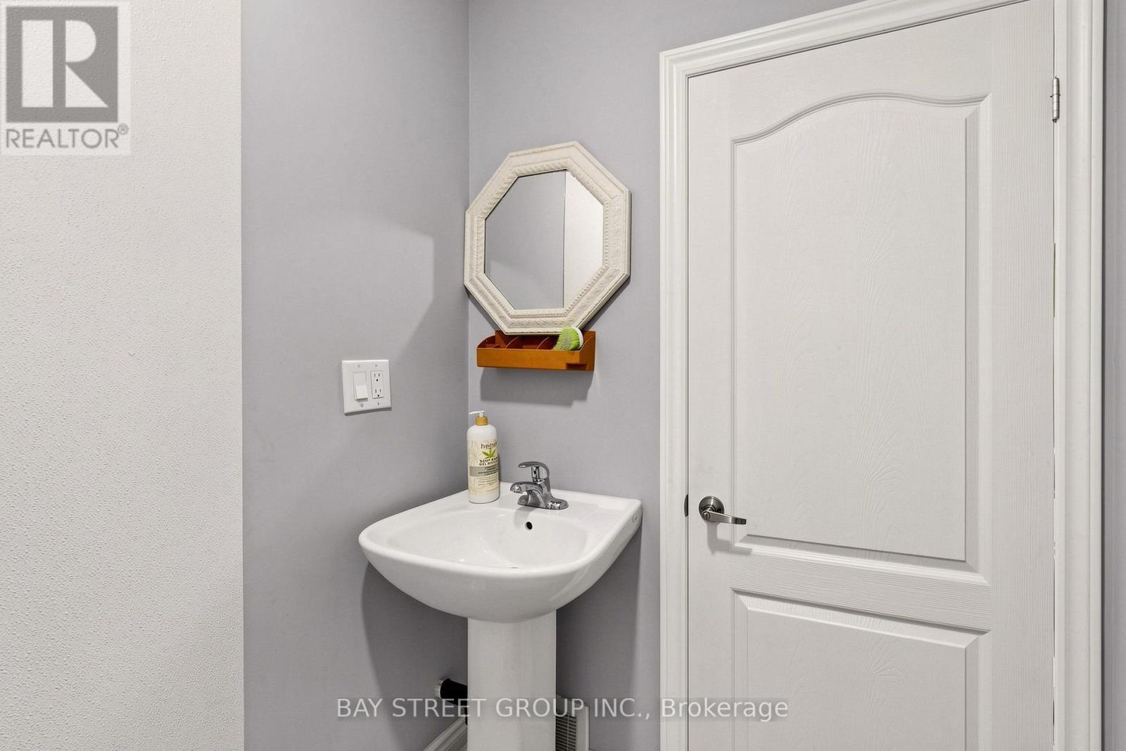 26 SUNSET BOULEVARD - Image 28