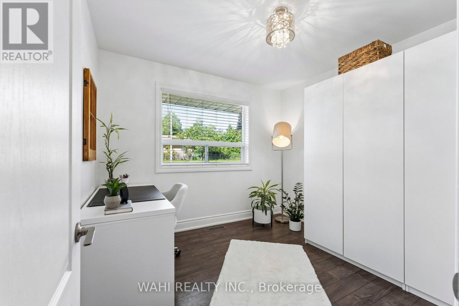 39 NANWOOD DRIVE - 16