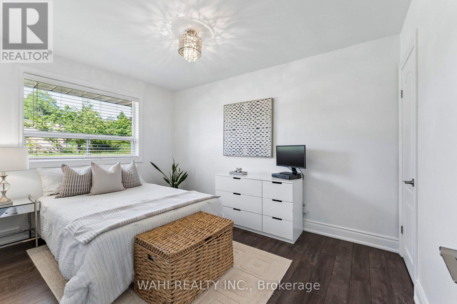 39 NANWOOD DRIVE - 17