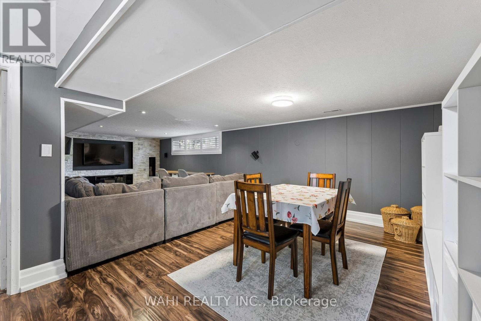 39 NANWOOD DRIVE - 24