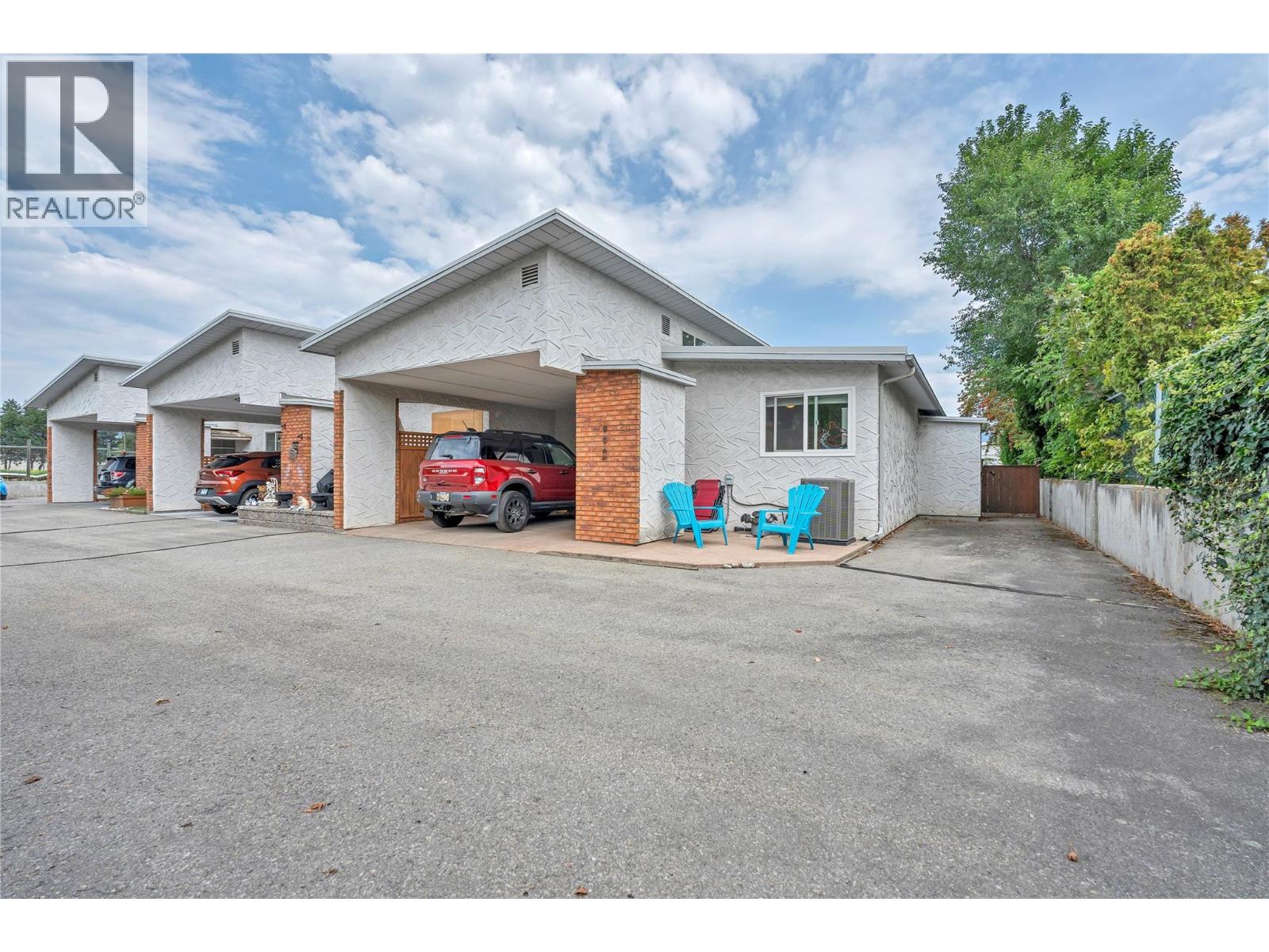 11222 Quinpool Road Unit# 1, Summerland