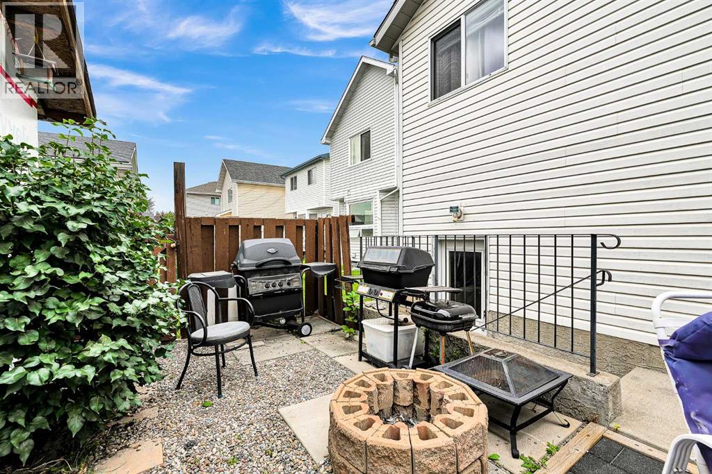 3794 Catalina Boulevard NE - 25