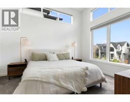 2507 17 Street Nw, Calgary, AB T2M3S3 Photo 24