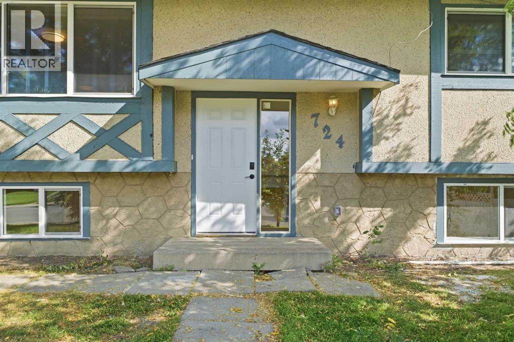724 55 Street SE - 3