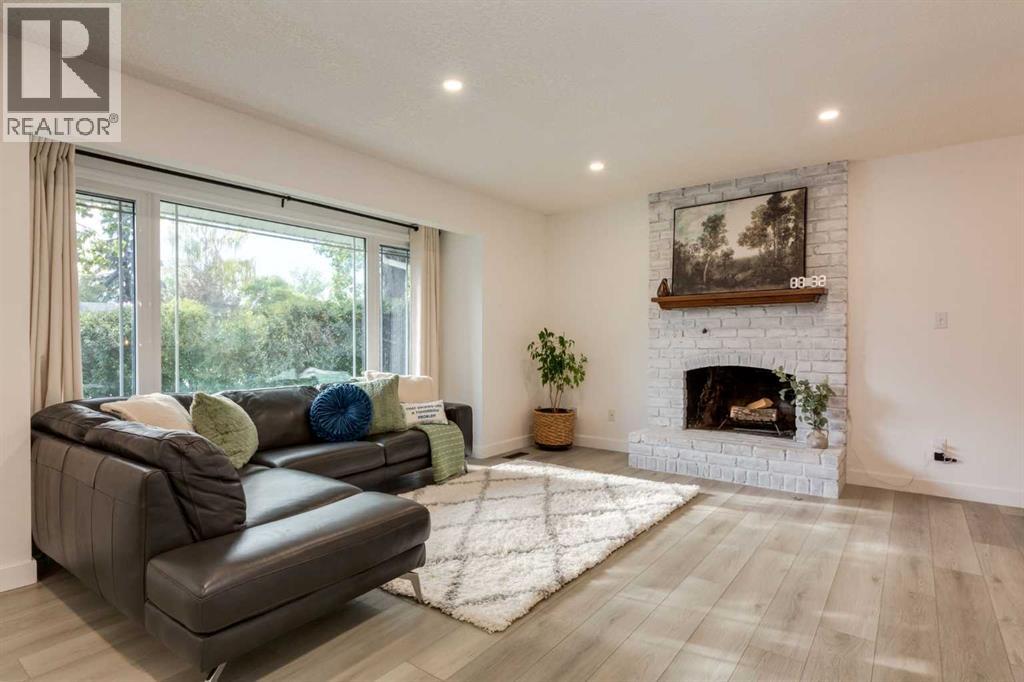 27 Midlake Place SE - Image 6
