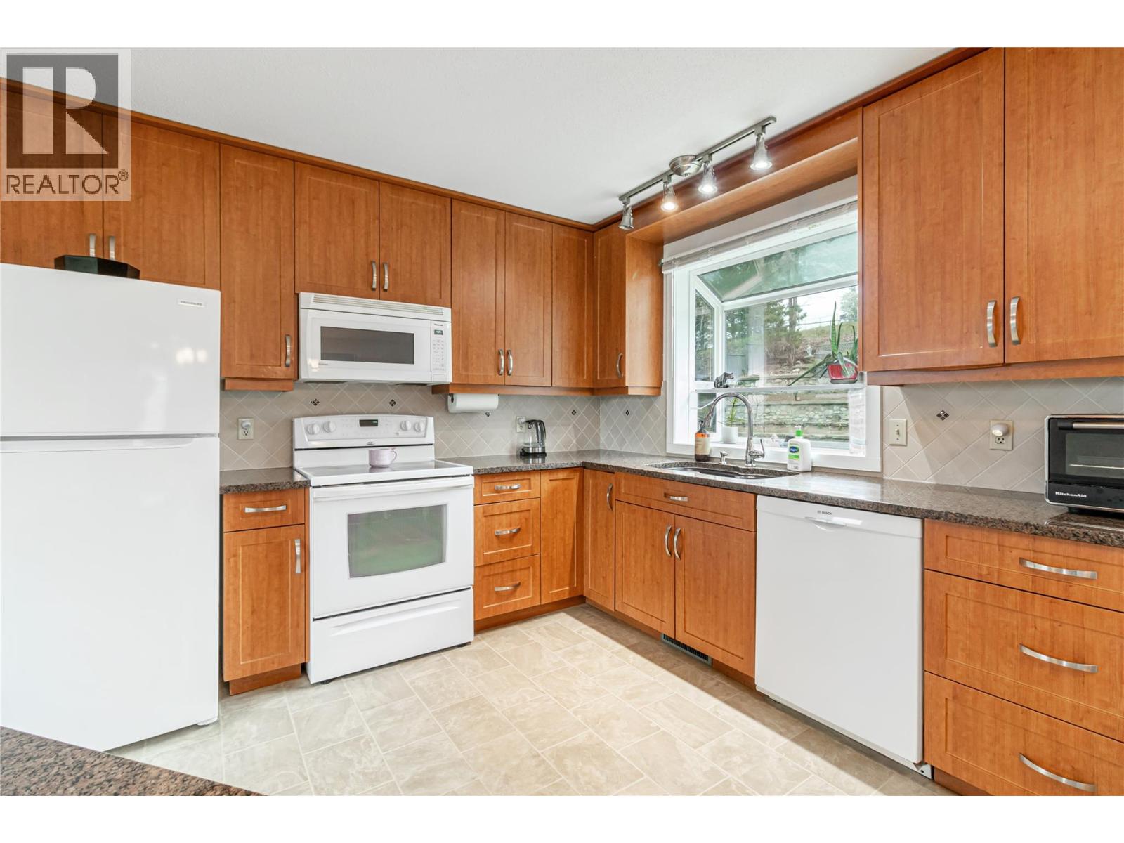 285 Dell Road, Kelowna
