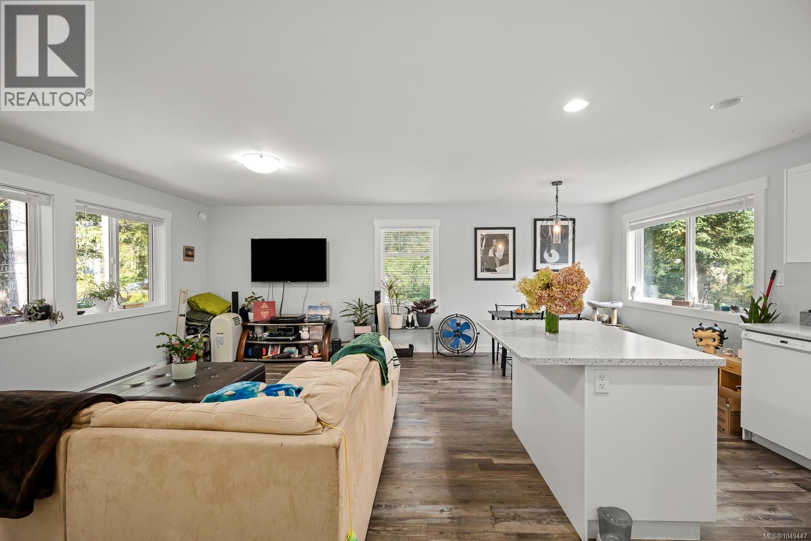 2377/2379 Barbara Rd - 75