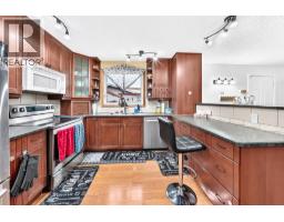 983 Rundlecairn Way NE - photo 6