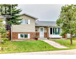 983 Rundlecairn Way NE - photo 1