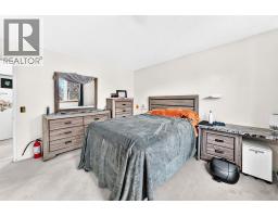 983 Rundlecairn Way NE - photo 15