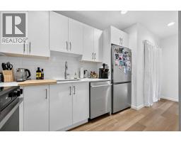 614 23 Avenue SW - photo 28