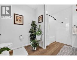 614 23 Avenue SW - photo 24