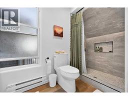 614 23 Avenue SW - photo 32