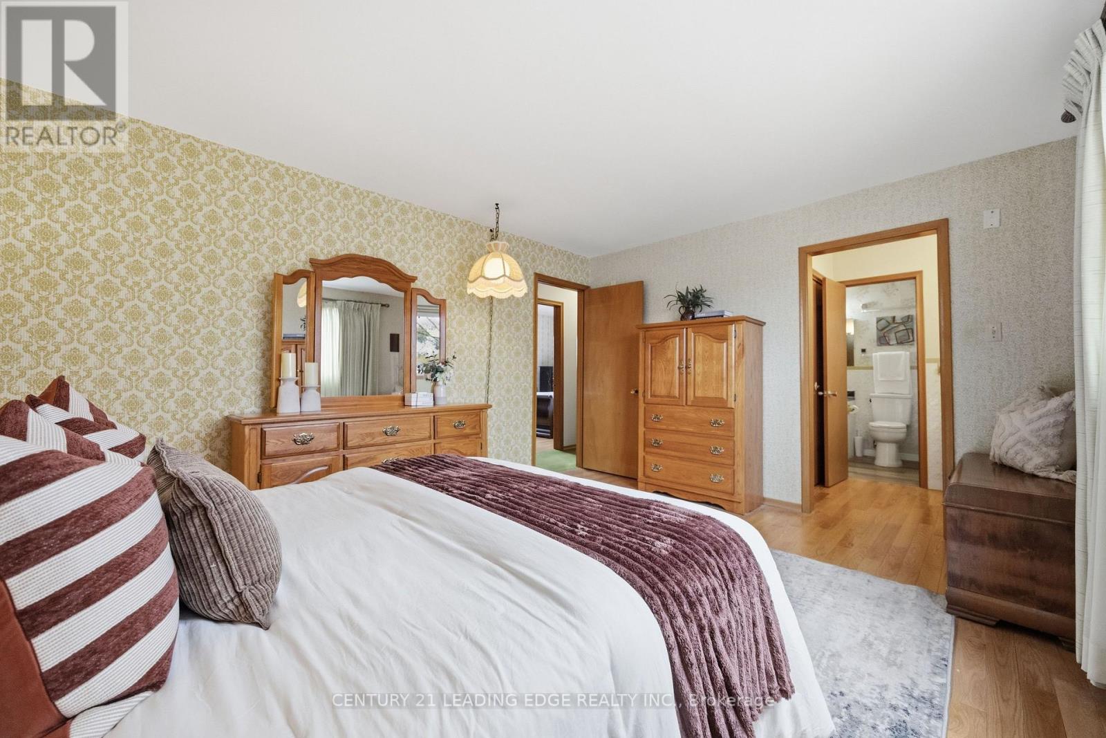 72 BEAVER RIDGE DRIVE - 33