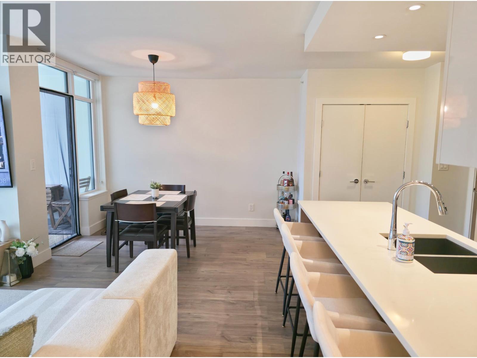 507 258 NELSON'S COURT, New Westminster — photo 5