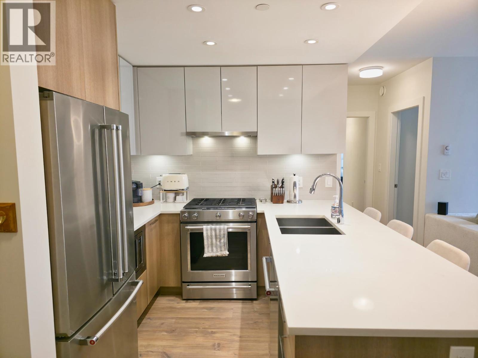507 258 NELSON'S COURT, New Westminster — photo 8