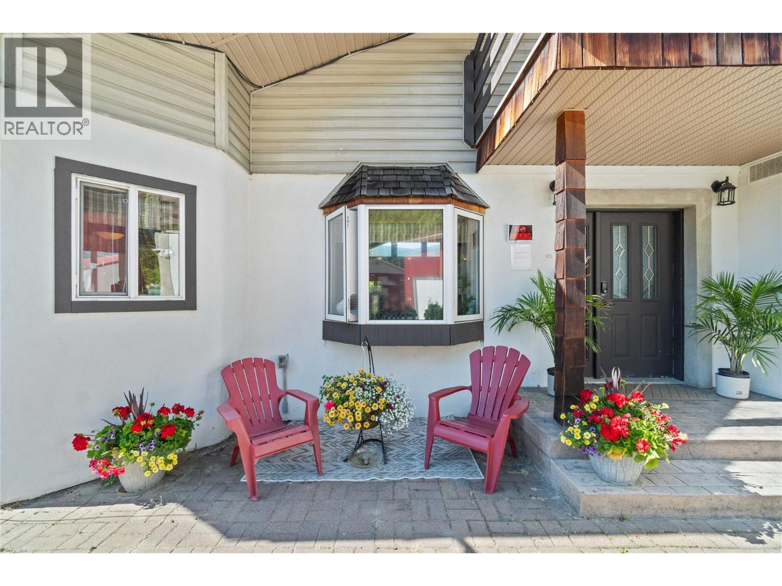  2054 Trans Canada Highway, Sicamous