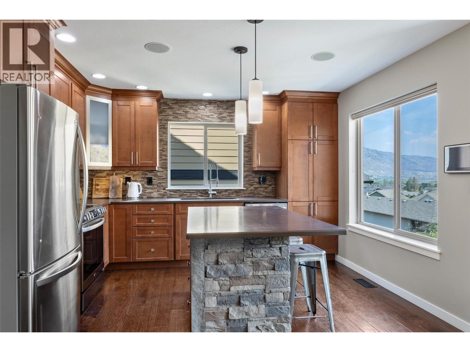 8763 BADGER Drive, Kamloops — photo 9