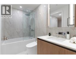 1004 135 E 13th Street, North Vancouver, BC V7L0J8 Photo 9