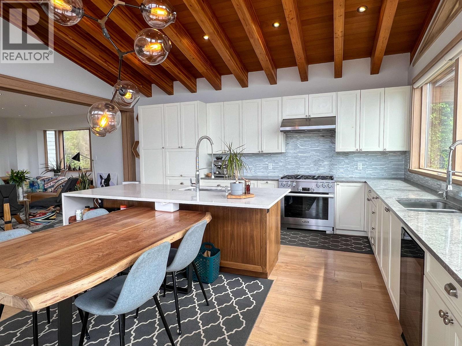 55xx PARTHENON PLACE, West Vancouver