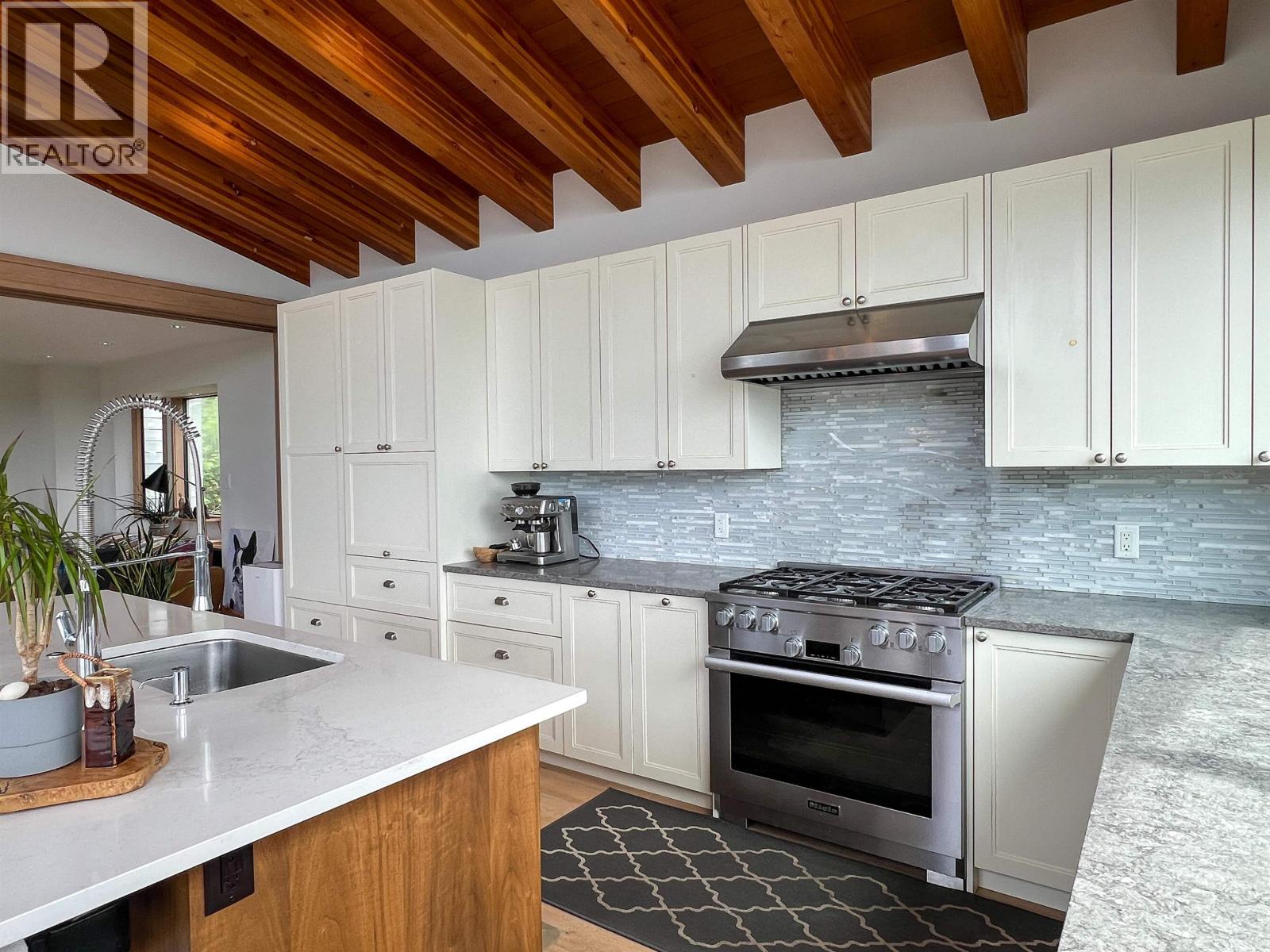55xx PARTHENON PLACE, West Vancouver