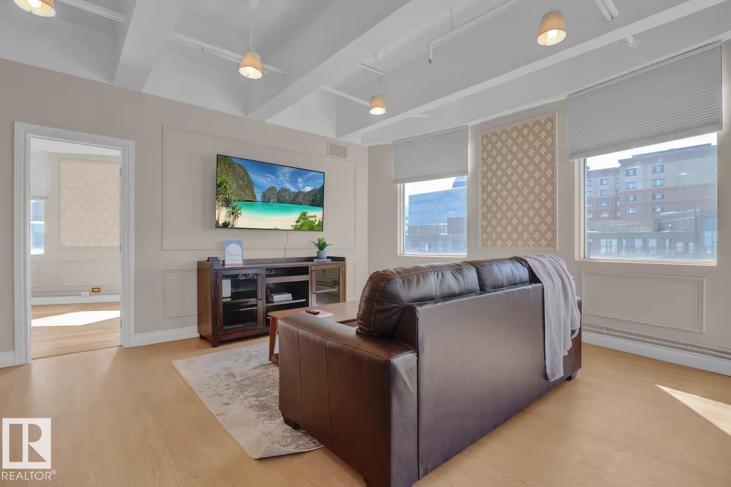 #904 10105 109 ST NW - 11