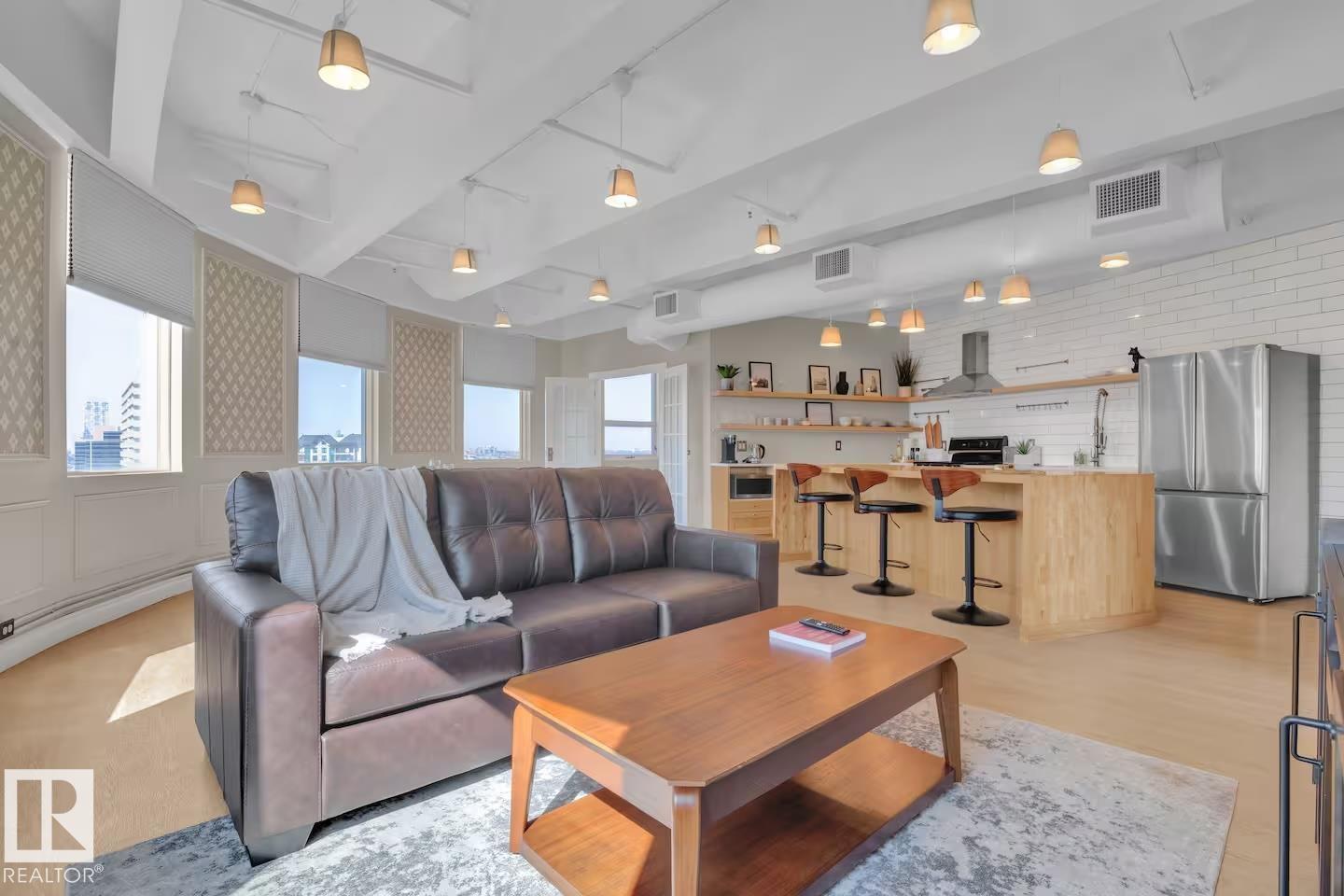 #904 10105 109 ST NW - 12
