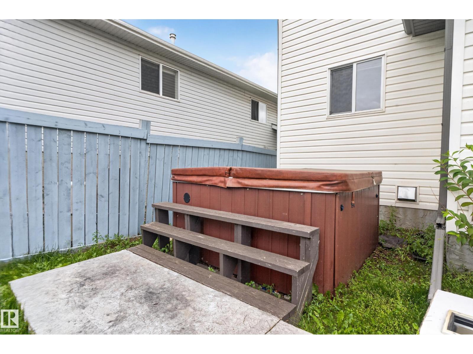 9826 180 AV NW - 30