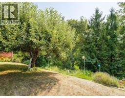 3960 Arlene Pl, Saanich, BC V8Z6H9 Photo 15