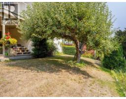 3960 Arlene Pl, Saanich, BC V8Z6H9 Photo 16