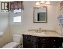 3960 Arlene Pl, Saanich, BC V8Z6H9 Photo 22