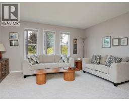 Bedroom - 3960 Arlene Pl, Saanich, BC V8Z6H9 Photo 10